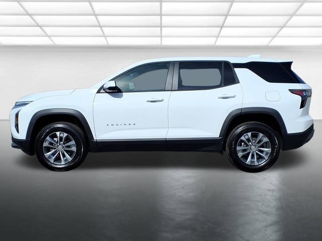 New 2026 Chevrolet Equinox LT image 2