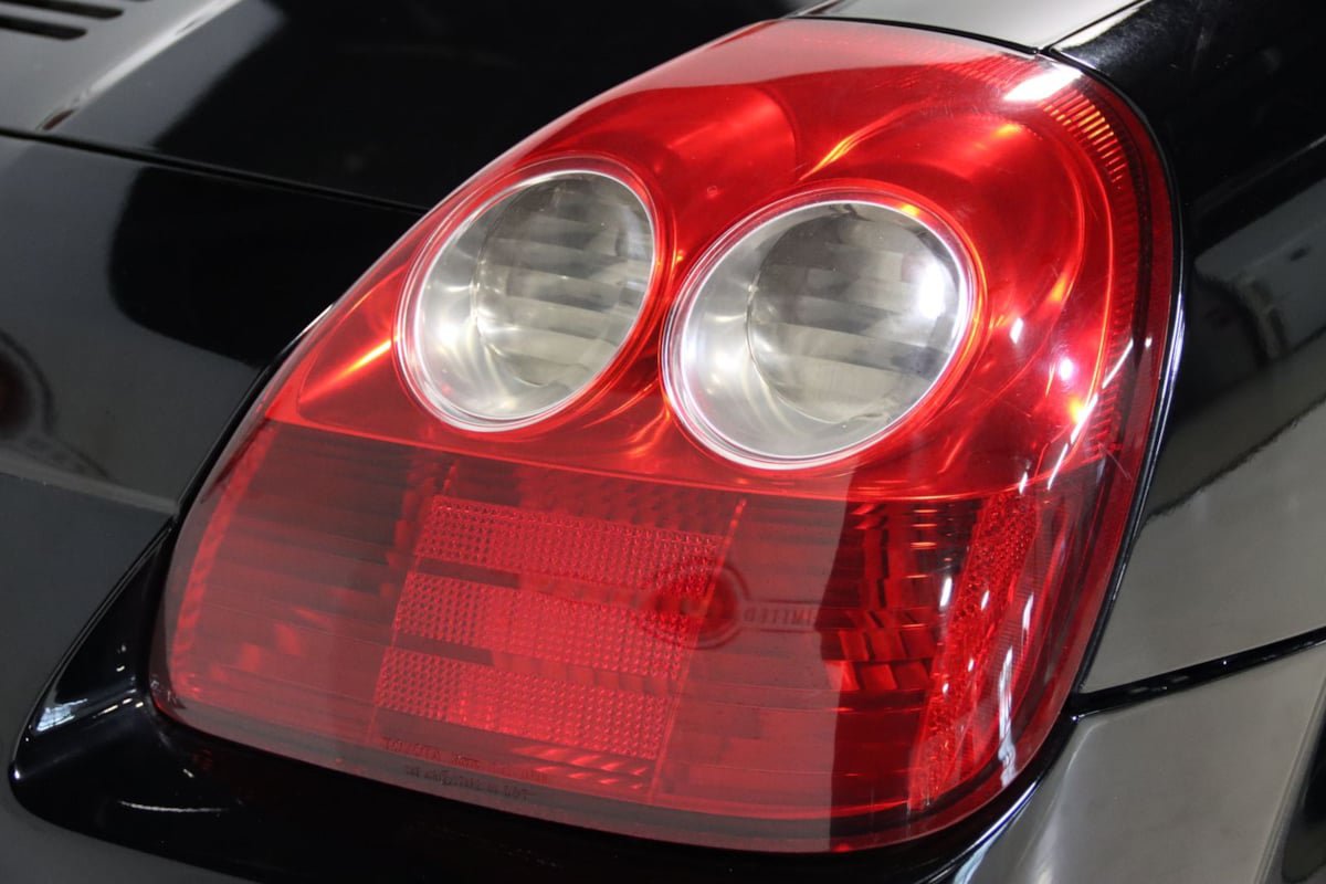 Used 2004 Toyota MR2 RWD image 75