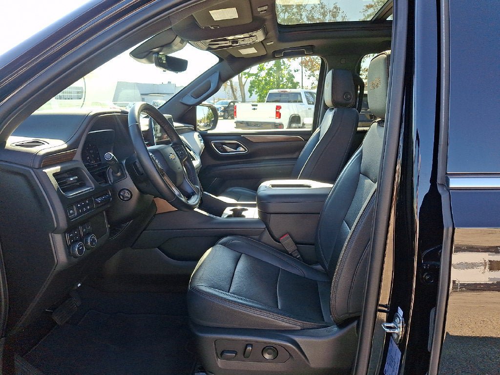 Certified 2023 Chevrolet Suburban High Country AWD/4WD image 15