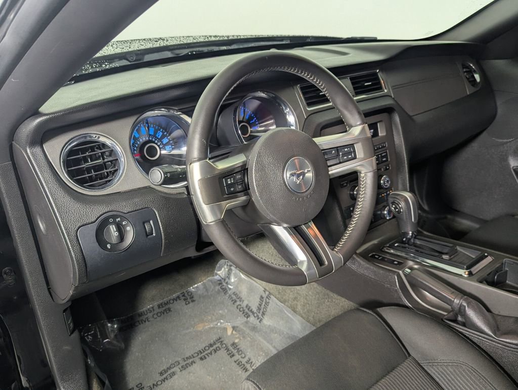 Used 2014 Ford Mustang Coupe RWD image 11