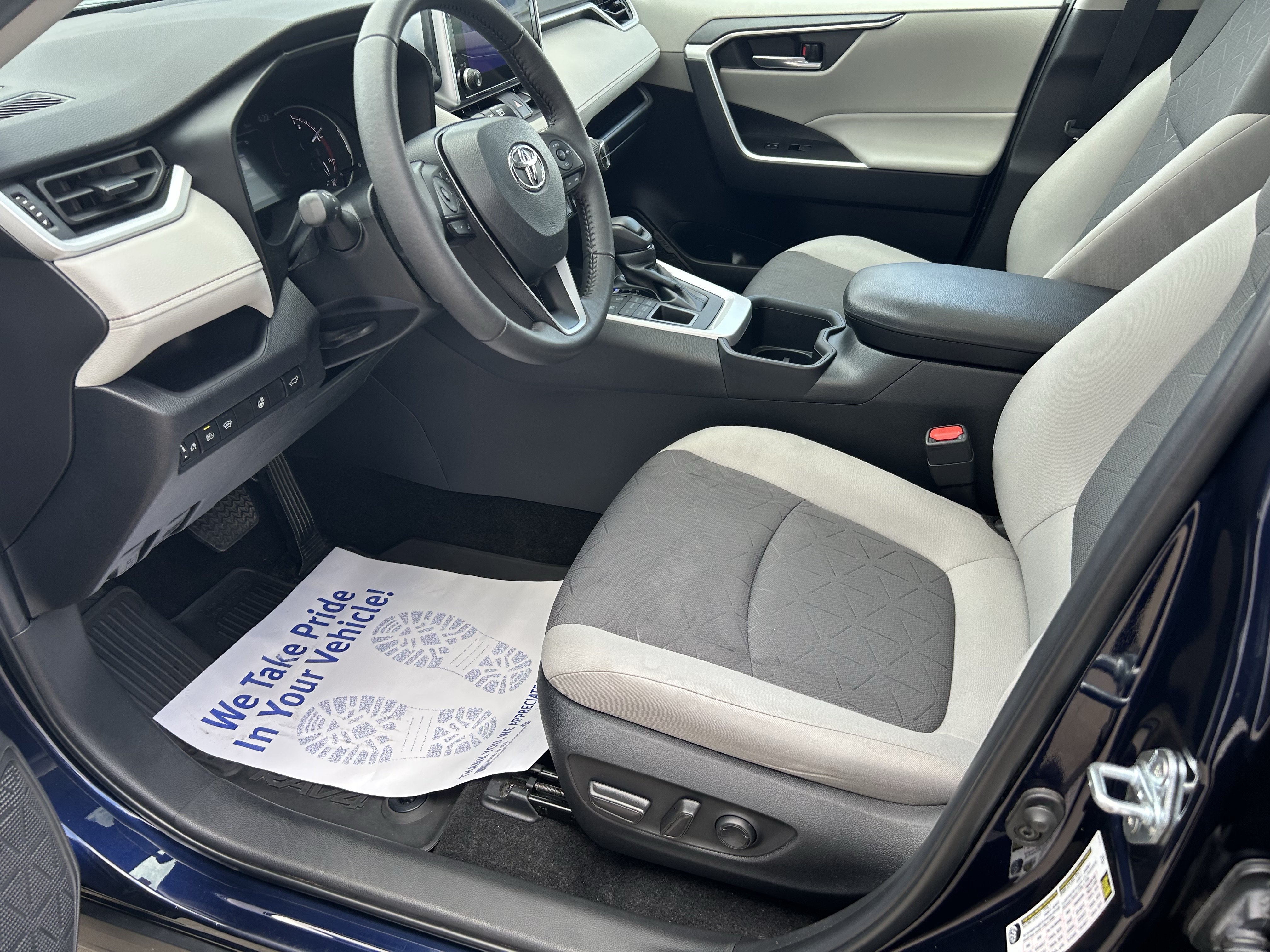 Certified 2023 Toyota RAV4 XLE w/ Convenience Package AWD/4WD image 13