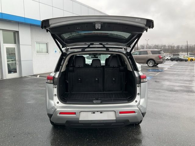 Used 2023 Nissan Pathfinder SL w/ Cargo Package image 18
