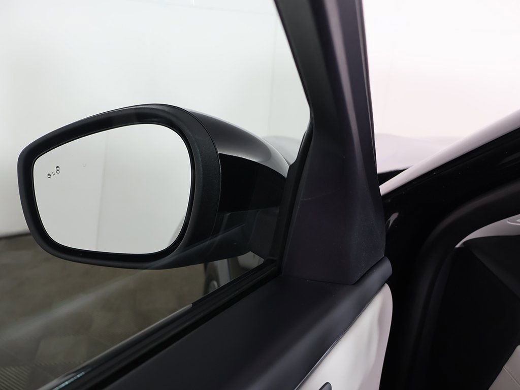 Used 2025 Ford Mustang Mach-E Premium image 34