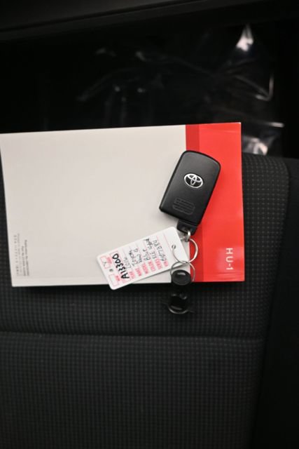 Used 2016 Toyota RAV4 XLE AWD/4WD image 10