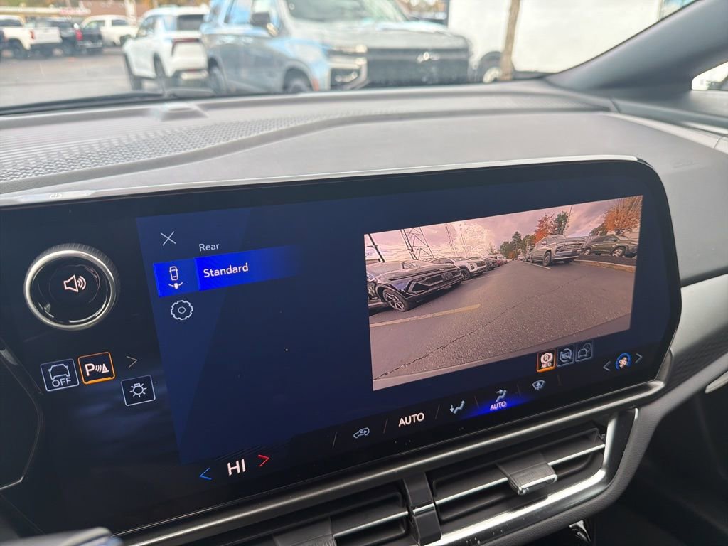 New 2026 Chevrolet Equinox EV LT image 17