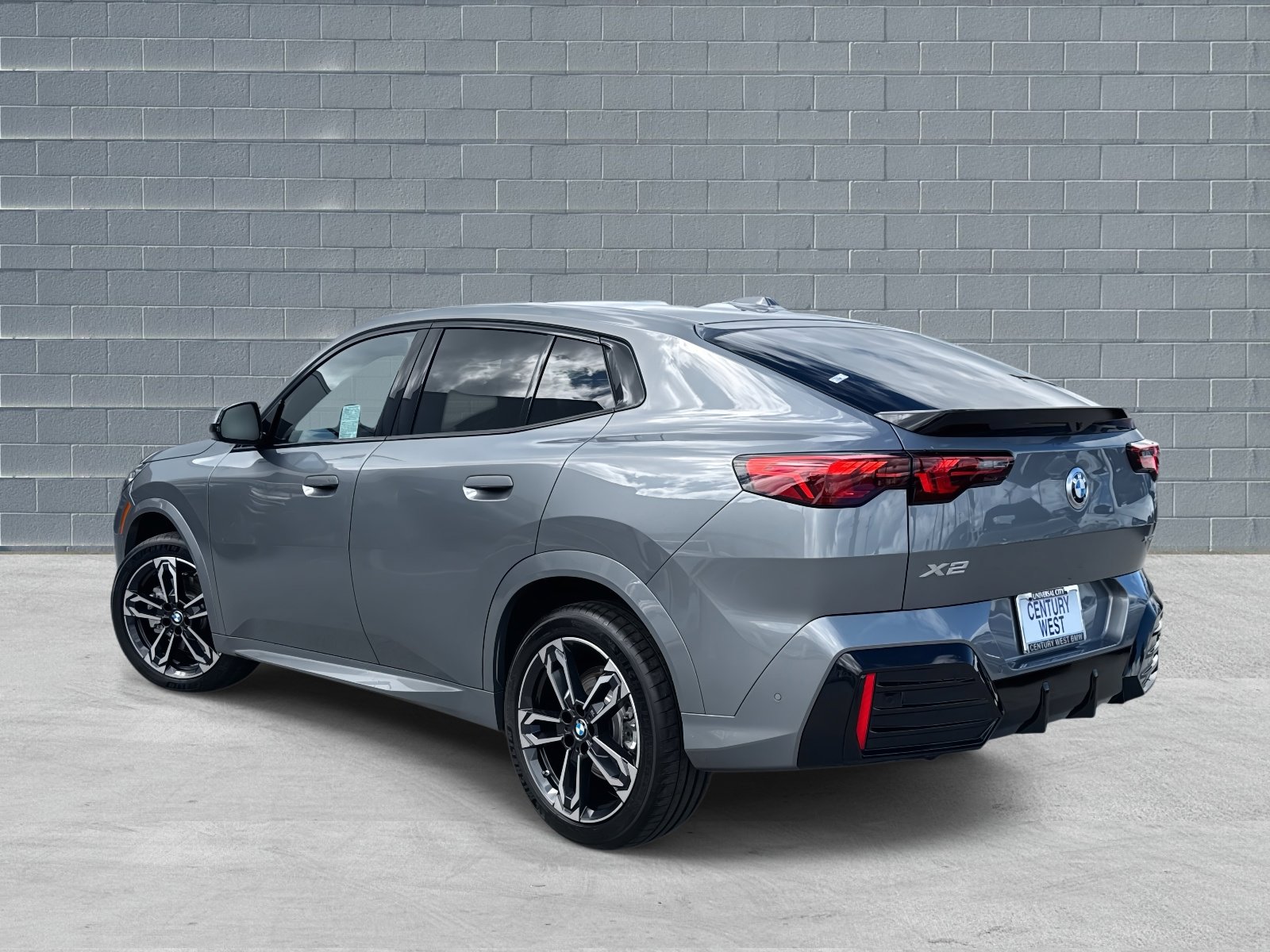 Used 2024 BMW X2 xDrive28i w/ Premium Package image 7