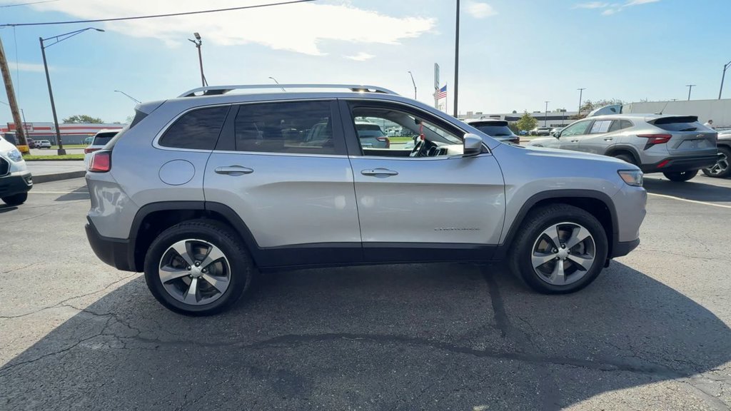 Used 2019 Jeep Cherokee Limited AWD/4WD image 9