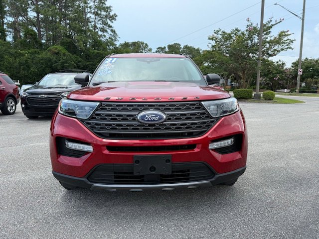 Used 2021 Ford Explorer XLT w/ Equipment Group 202A image 2