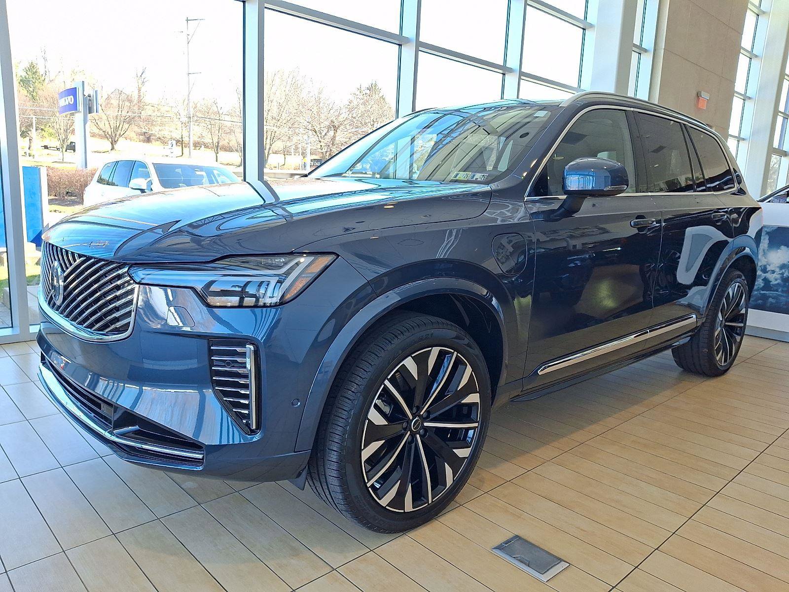 Certified 2026 Volvo XC90 T8 Plus w/ Protection Package Premier image 5