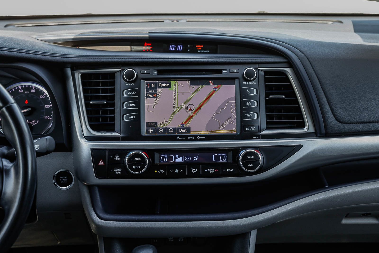 Used 2017 Toyota Highlander XLE image 12