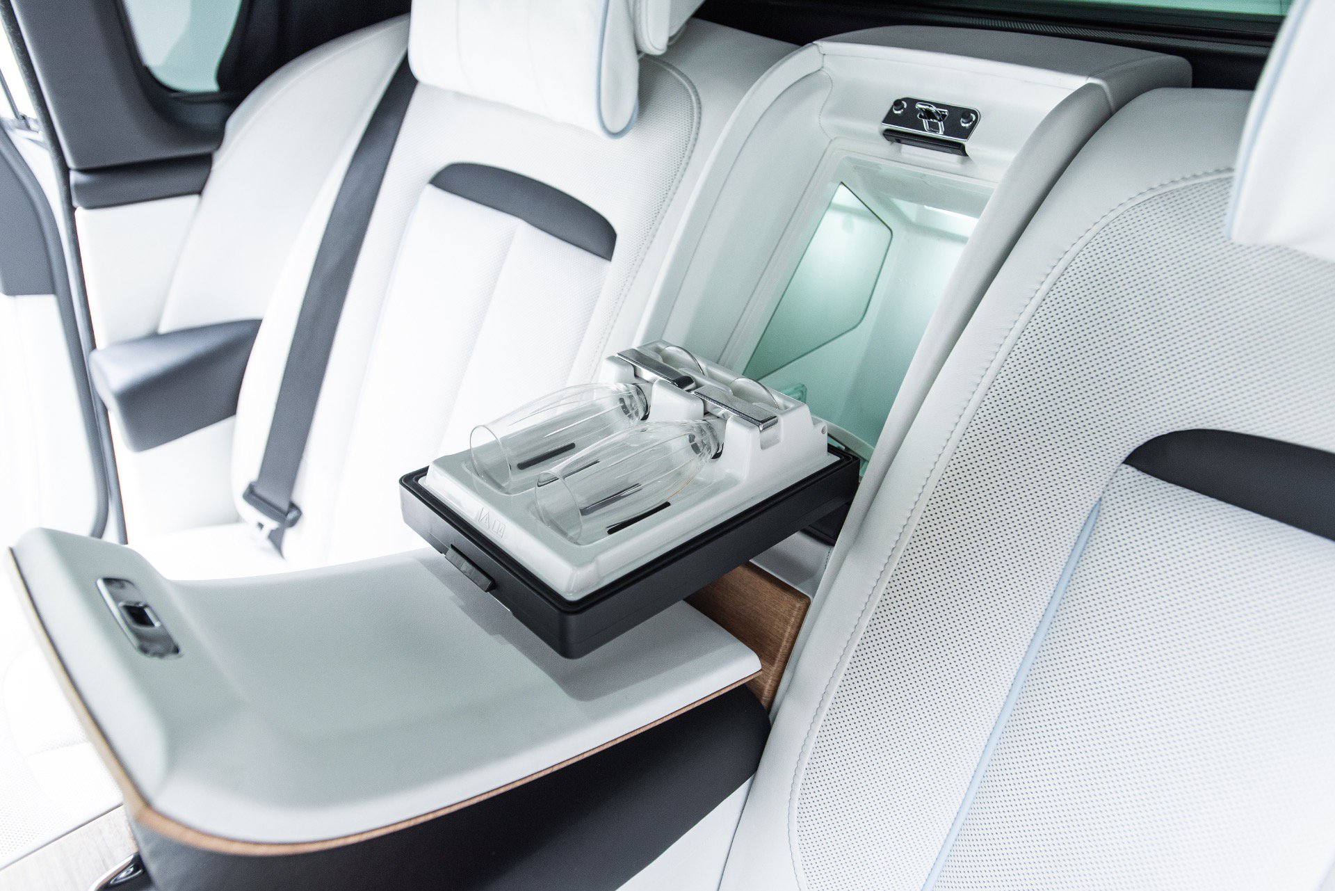 Used 2019 Rolls-Royce Cullinan AWD/4WD image 28