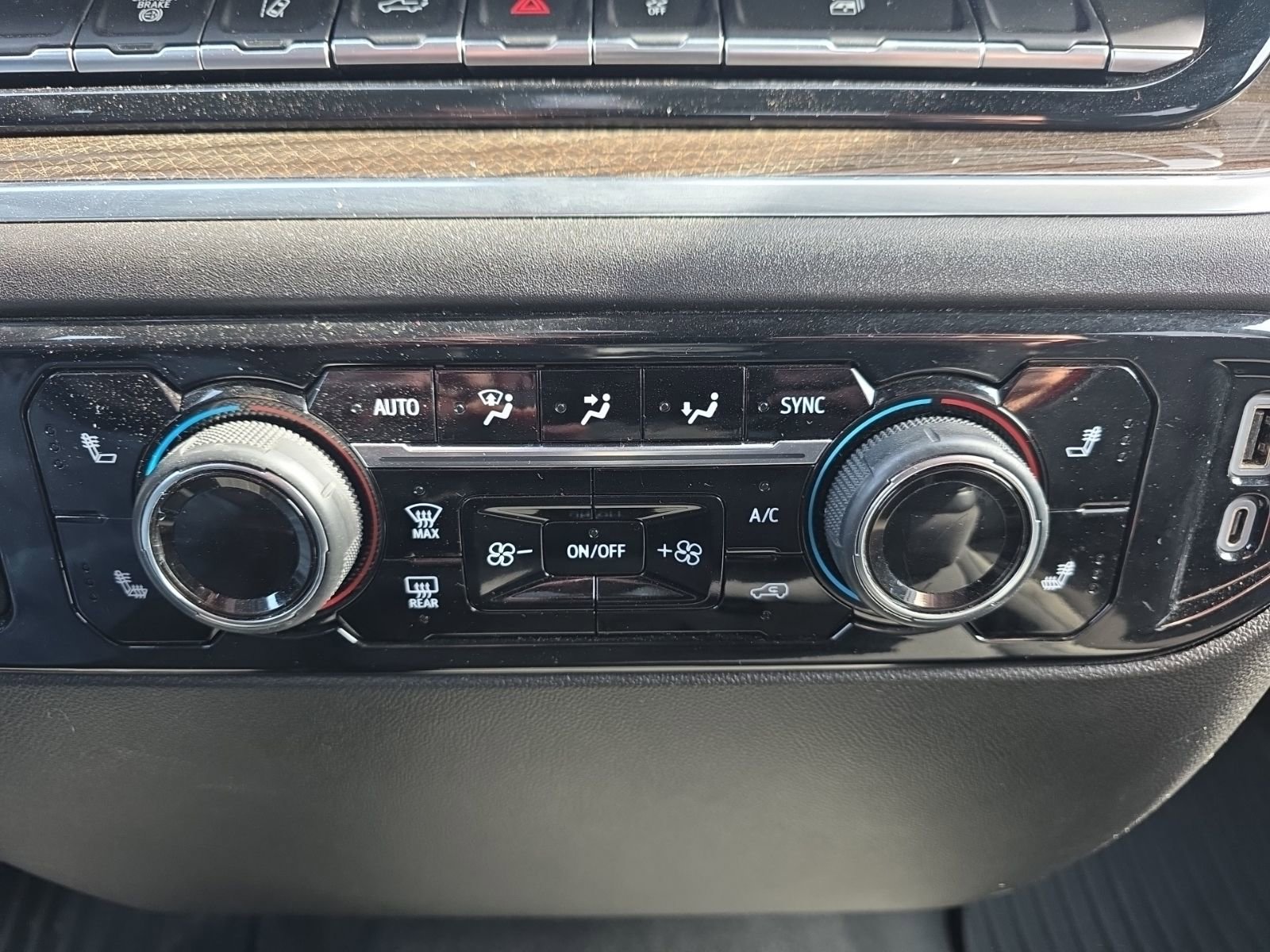 Used 2025 Chevrolet Silverado 2500 LT w/ Convenience Package image 20