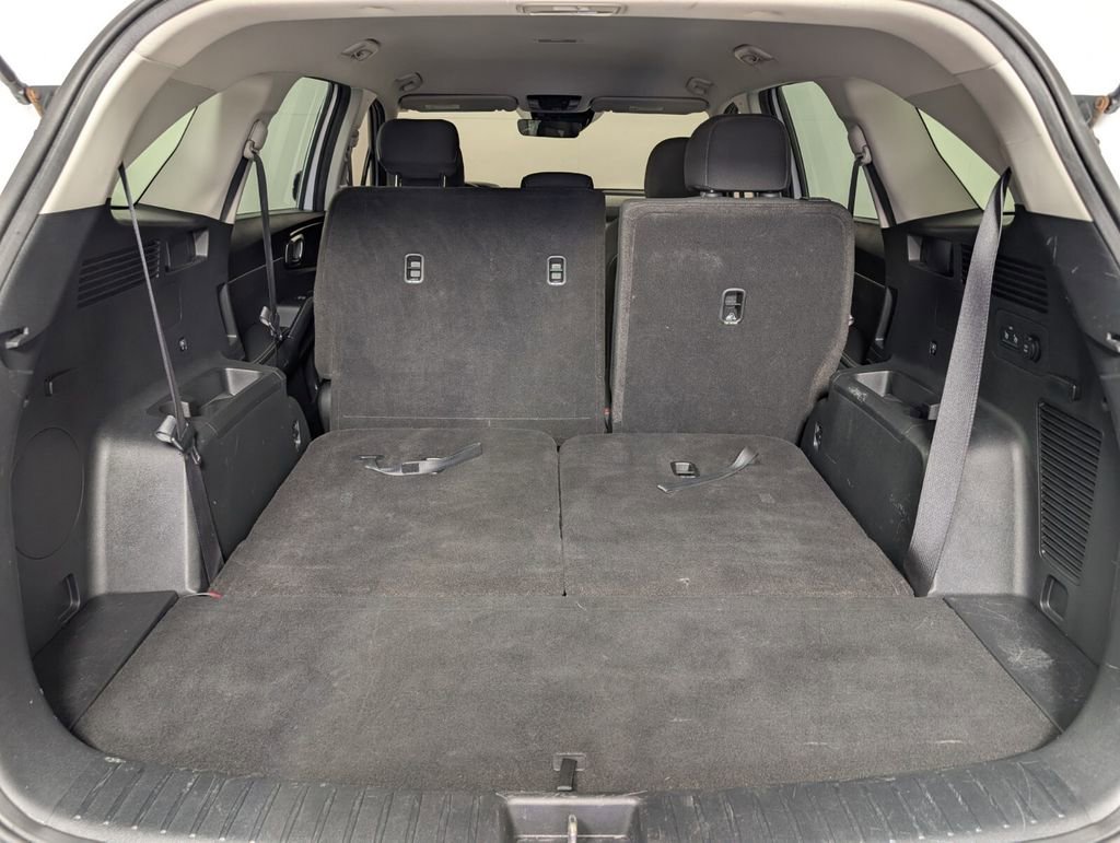 Used 2022 Kia Sorento LX image 23