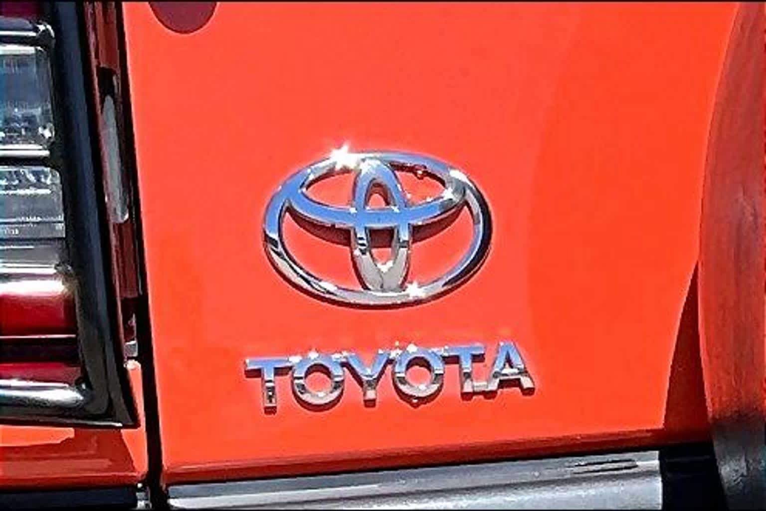 Used 2014 Toyota FJ Cruiser 4WD w/ Upgrade Package image 29