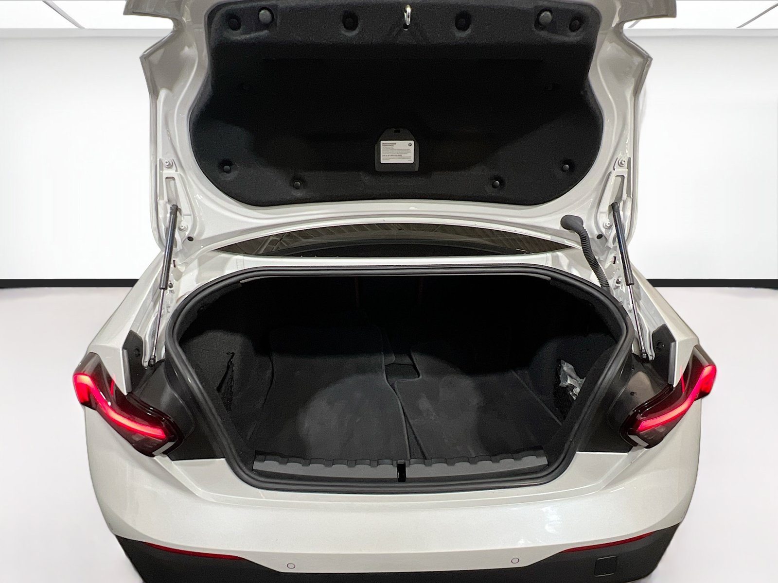 Used 2022 BMW 230i Coupe w/ Premium Package 2 RWD image 19