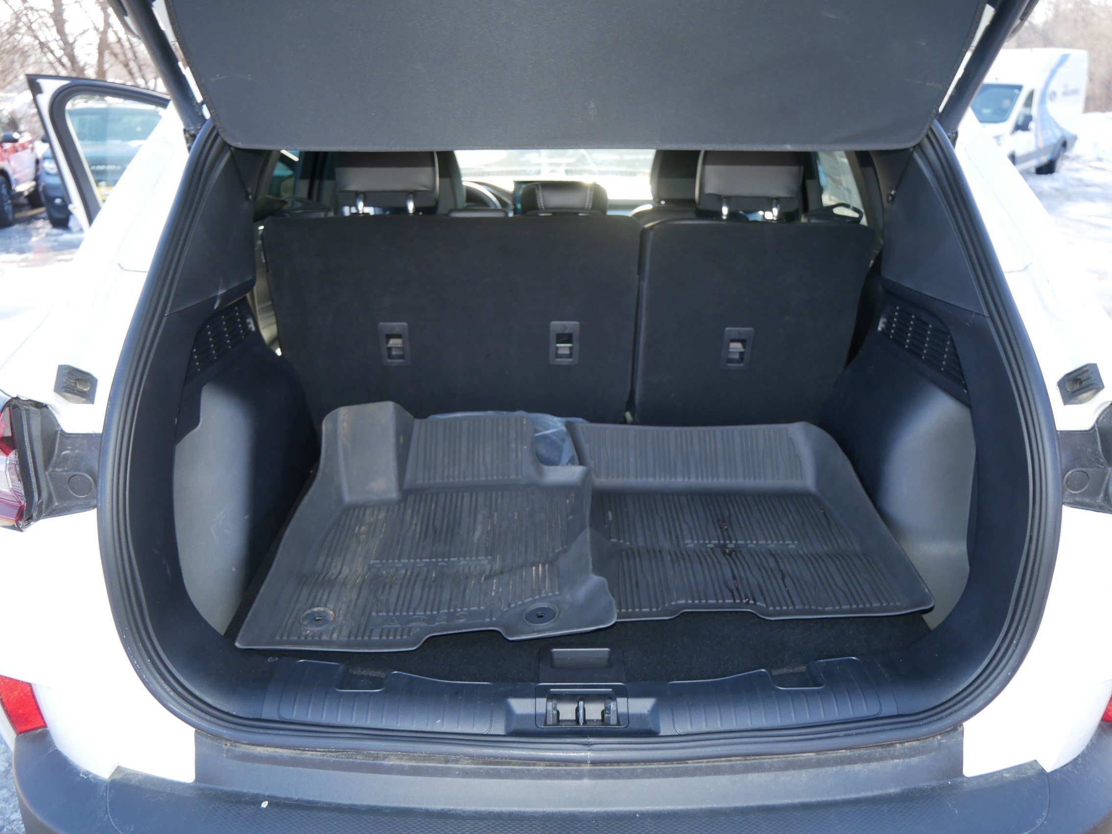 Used 2025 Ford Escape SE w/ PHEV Premium Package FWD image 18