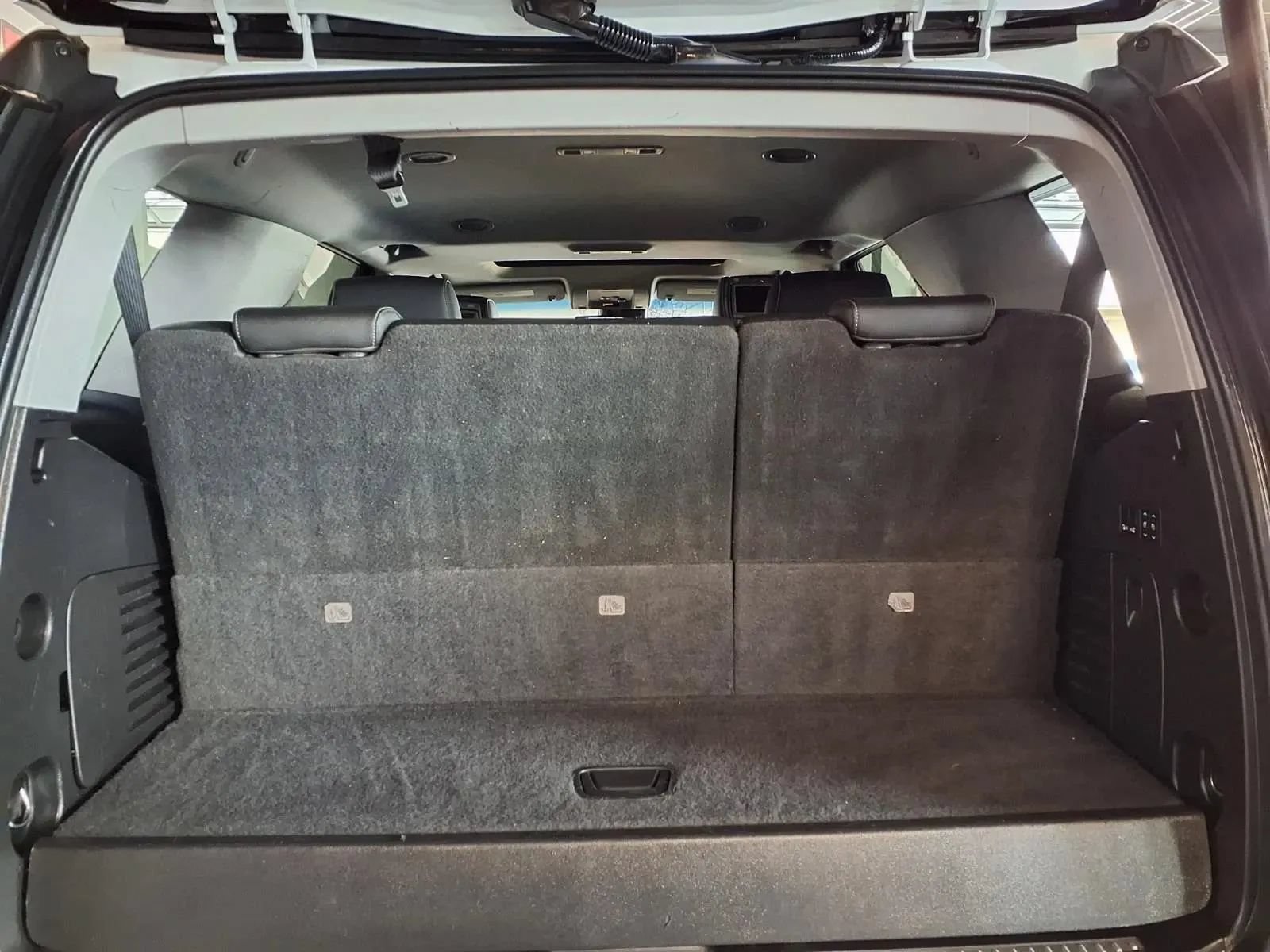 Used 2018 GMC Yukon SLT w/ Premium Edition AWD/4WD image 6