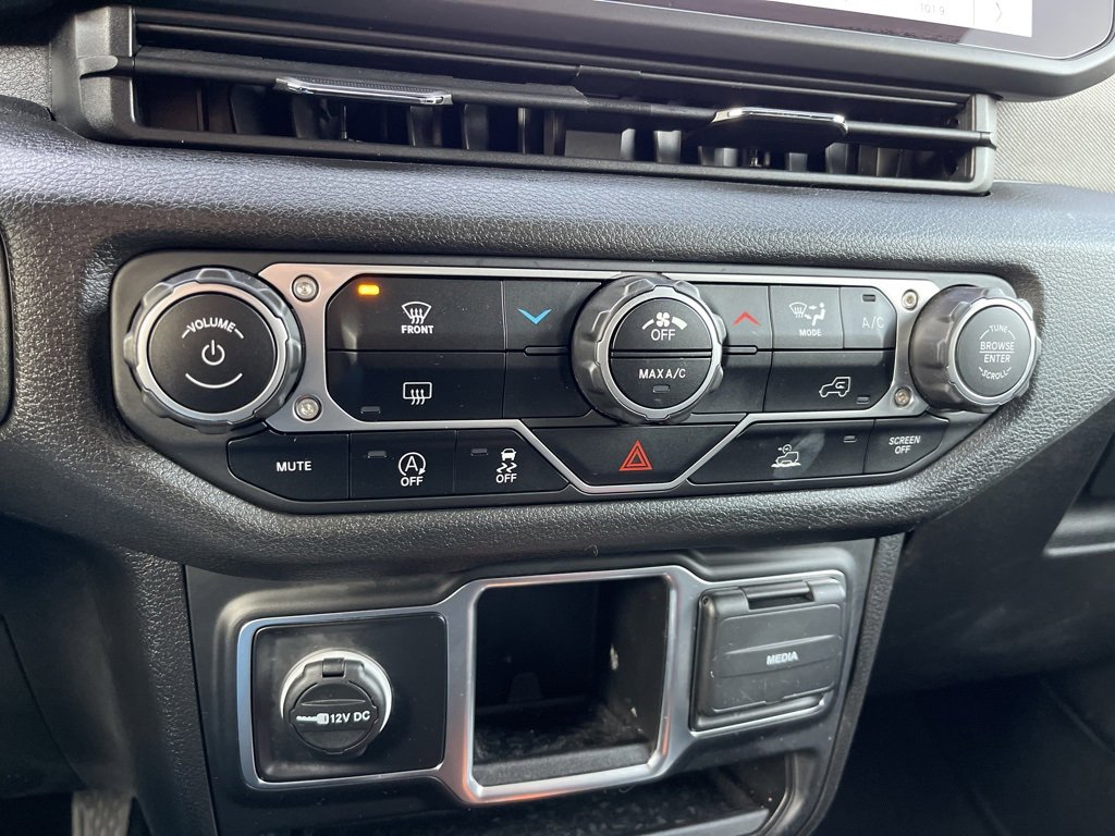 Used 2024 Jeep Gladiator Sport image 11