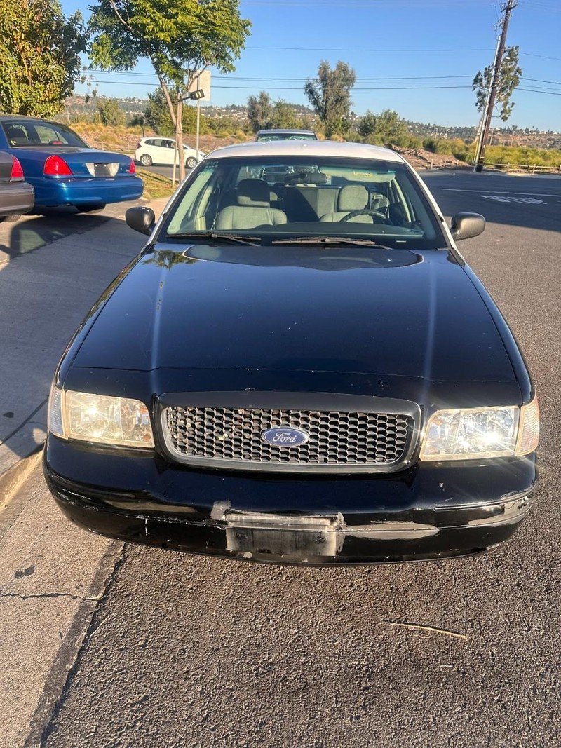 Used 2003 Ford Crown Victoria Police Interceptor RWD image 3