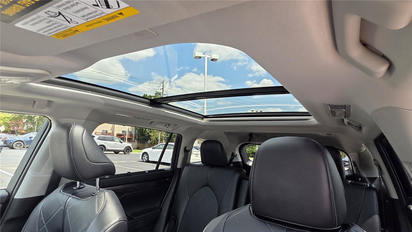 Used 2023 Toyota Highlander Platinum AWD/4WD image 27