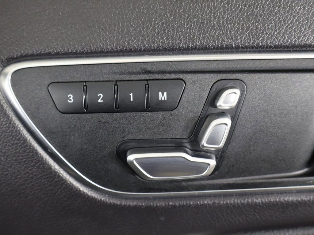 Used 2020 Mercedes-Benz GLA 250 4MATIC image 39