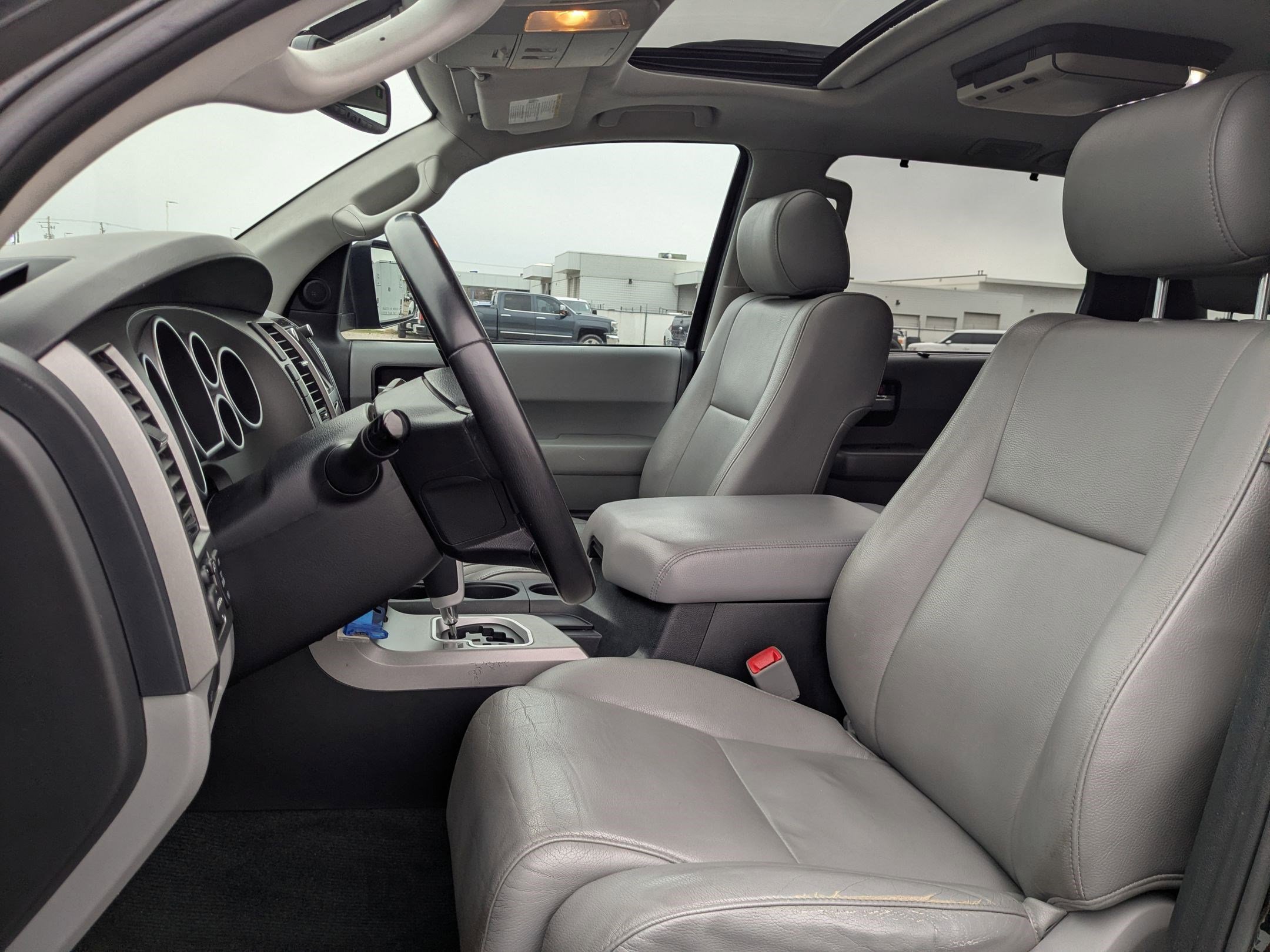 Used 2013 Toyota Sequoia Limited image 35