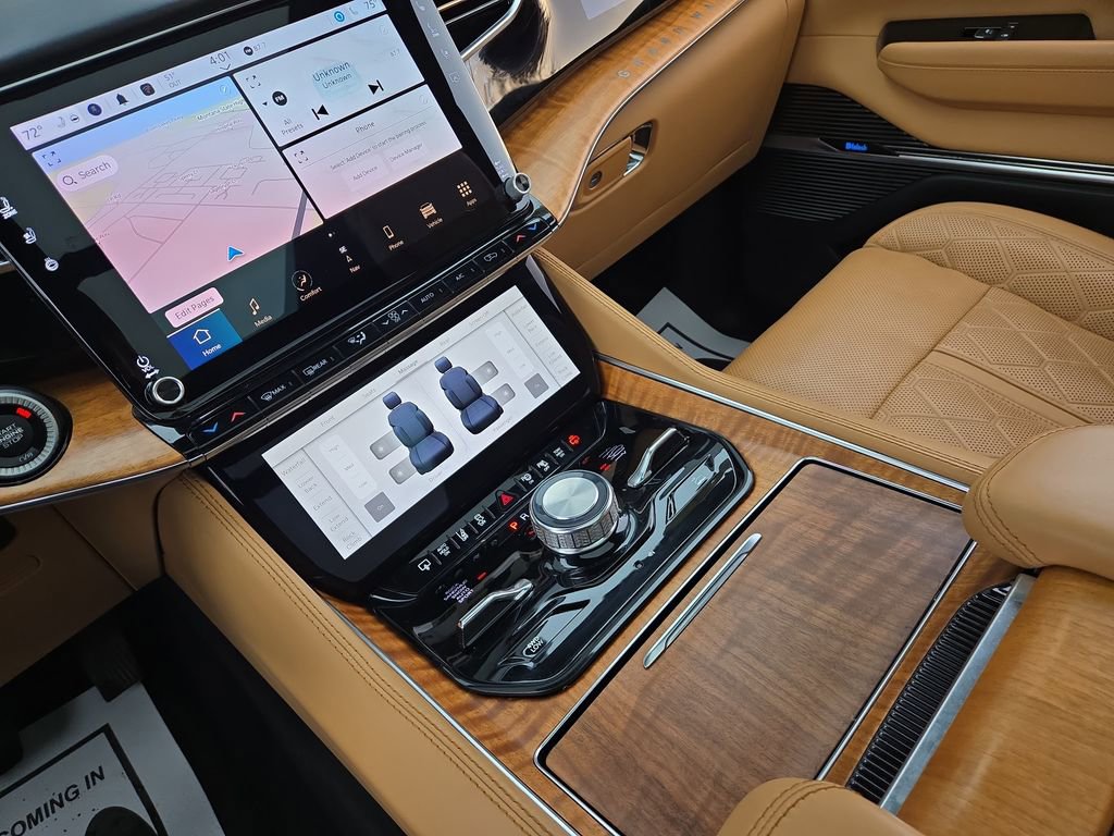 Used 2022 Jeep Grand Wagoneer Series III w/ HD Trailer Tow Package image 28