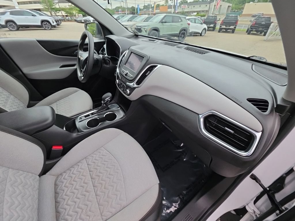 Used 2024 Chevrolet Equinox LS FWD image 29