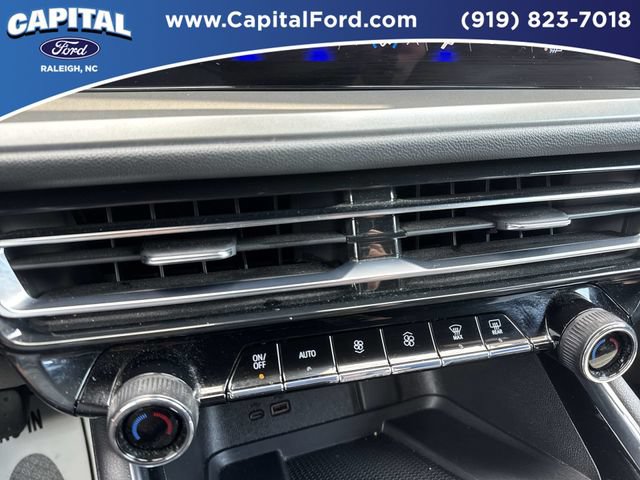 Used 2025 Chevrolet Traverse LT w/ Midnight/Sport Edition FWD image 29