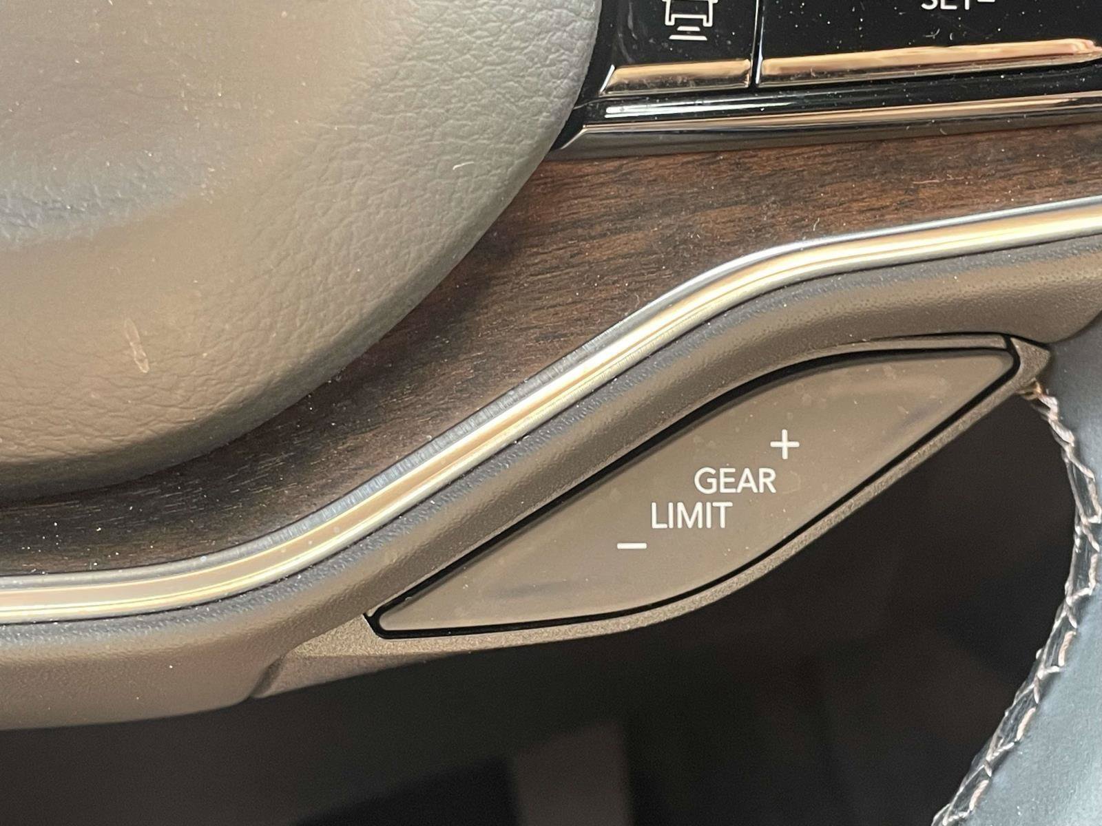 Used 2022 Jeep Grand Wagoneer Series I AWD/4WD image 27