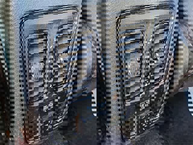 Used 2019 Jeep Grand Cherokee Limited image 28