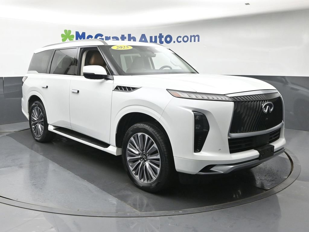 Used 2025 INFINITI QX80 Luxe image 2