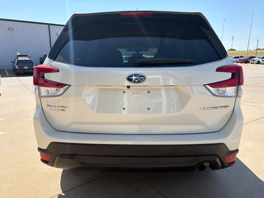 Used 2022 Subaru Forester Premium AWD/4WD image 4