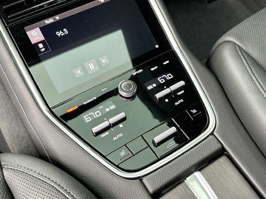 Certified 2023 Porsche Panamera 4 Platinum Edition AWD/4WD image 27