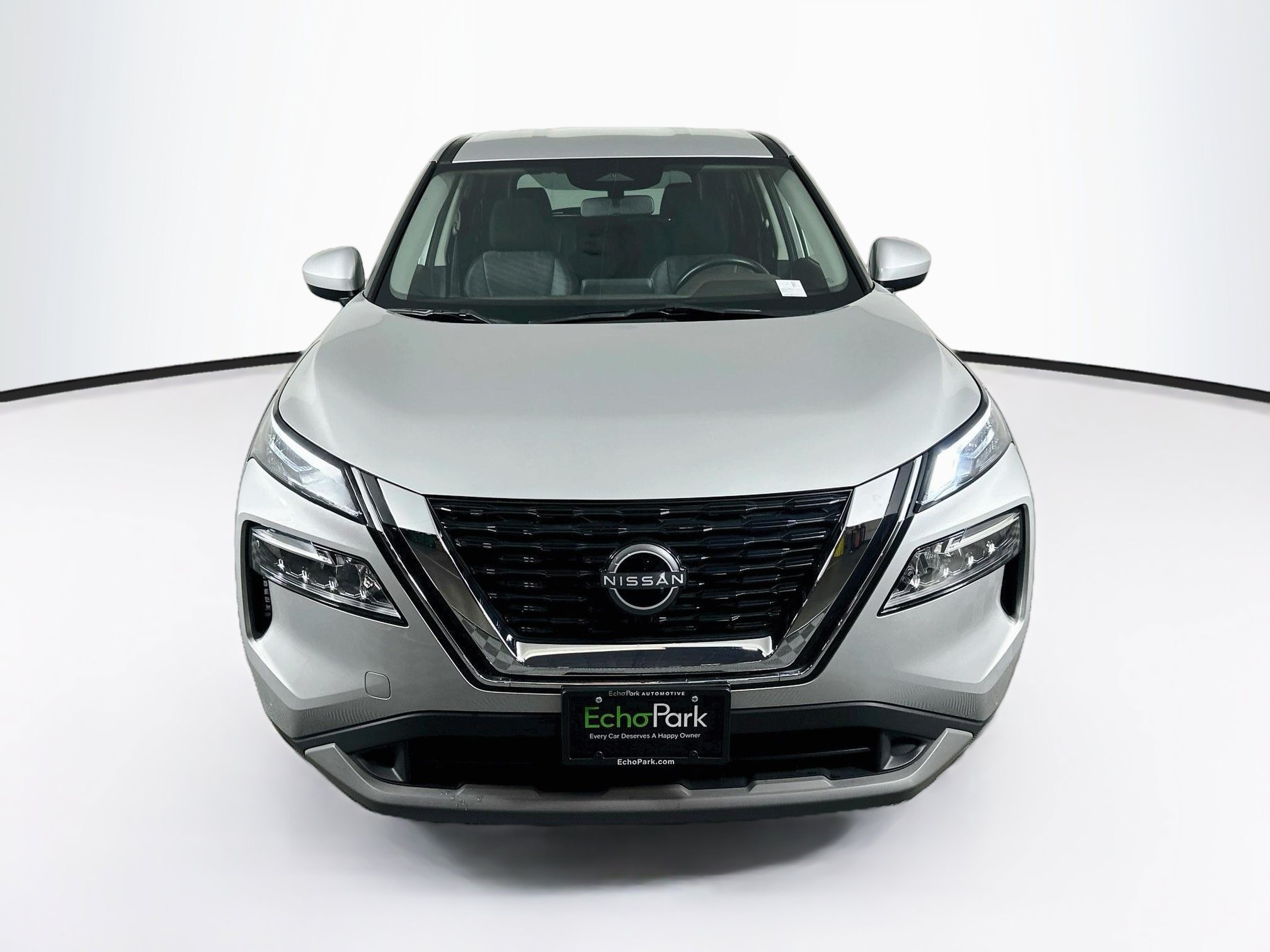 Used 2023 Nissan Rogue SV AWD/4WD image 2