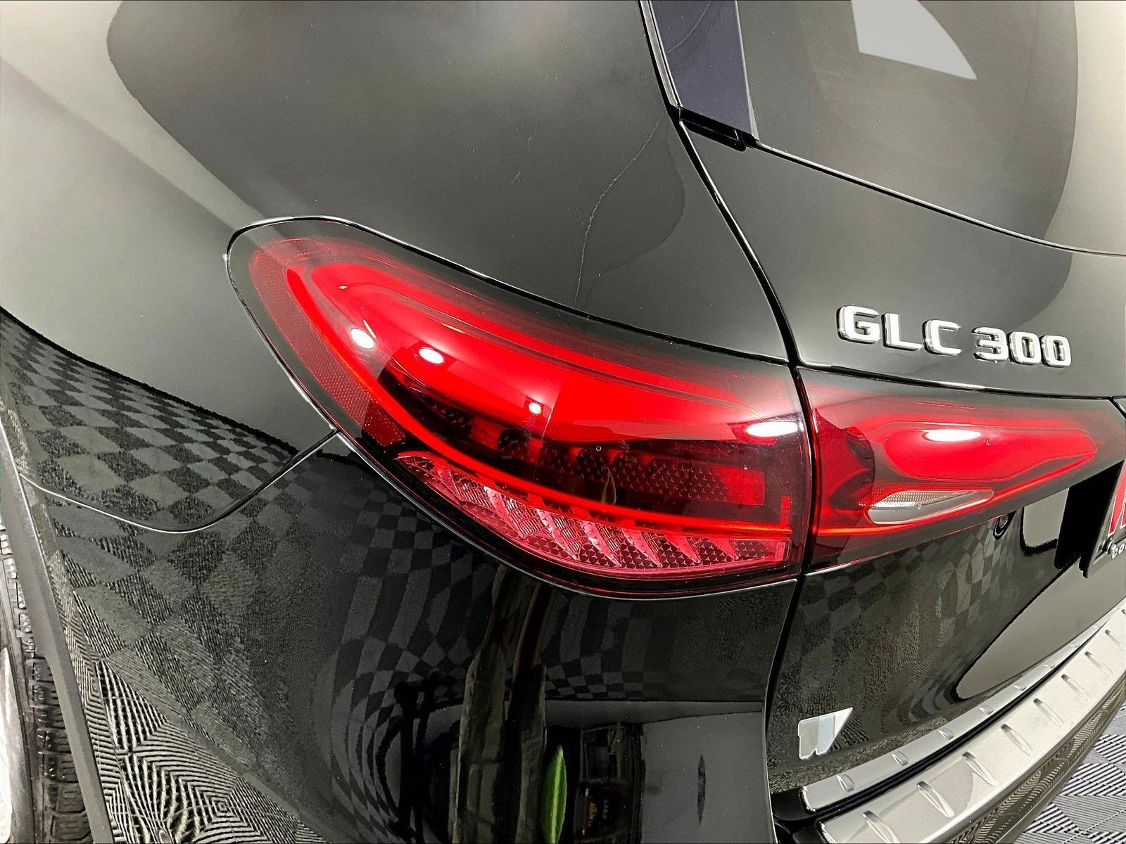 Used 2023 Mercedes-Benz GLC 300 4MATIC image 23
