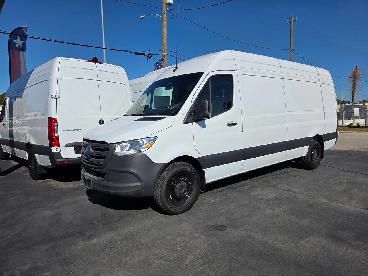 Used 2025 Mercedes-Benz Sprinter 2500 image 28