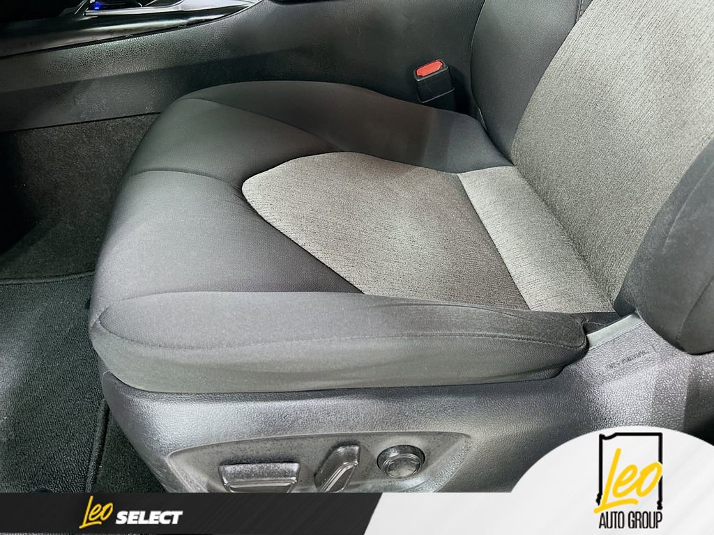 Used 2019 Toyota Camry LE image 18