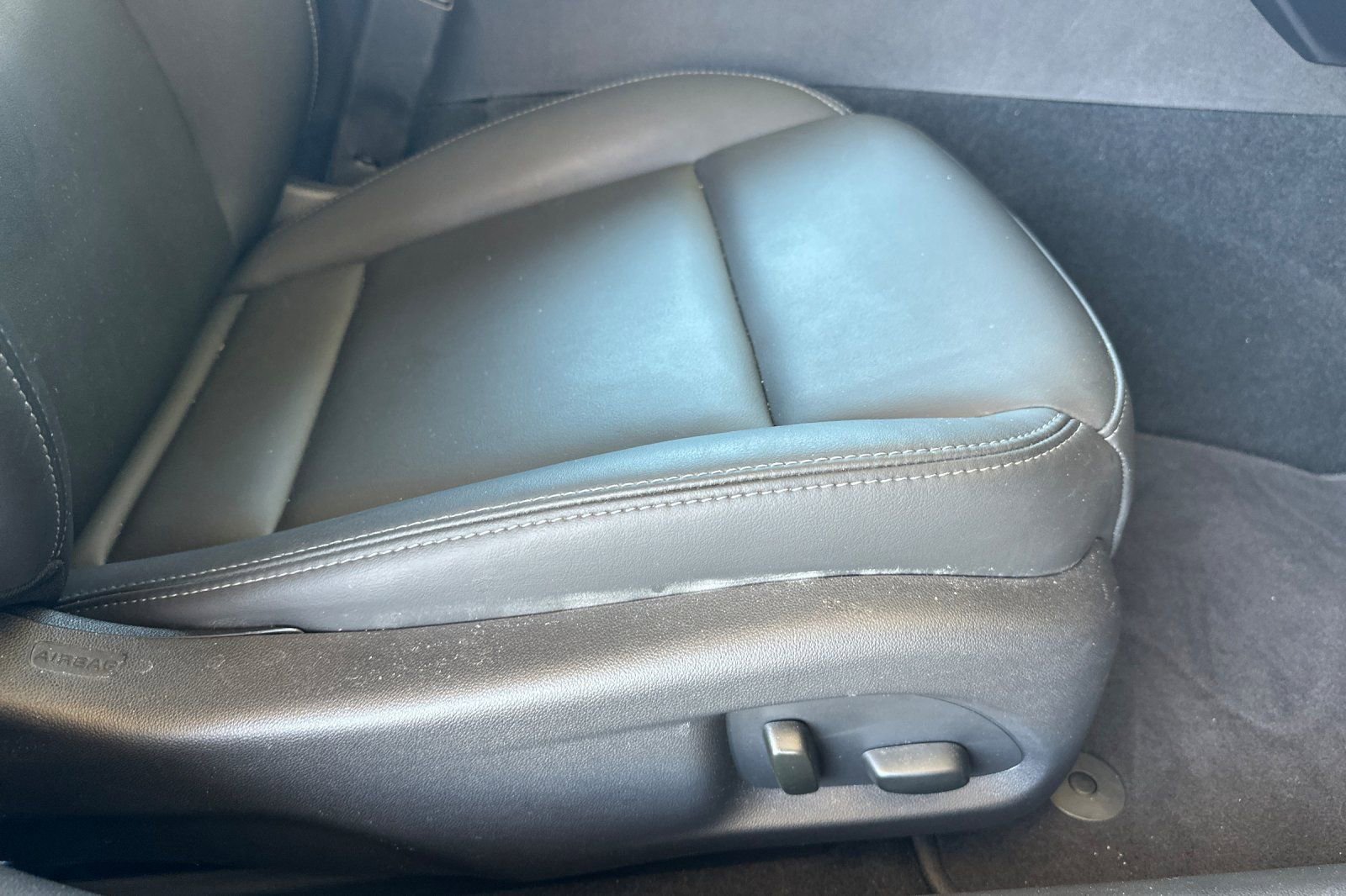 Used 2023 Cadillac CT4 Luxury w/ Cold Weather Package image 22