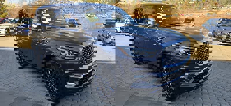Used 2024 INFINITI QX80 Sensory w/ Cargo Package image 3
