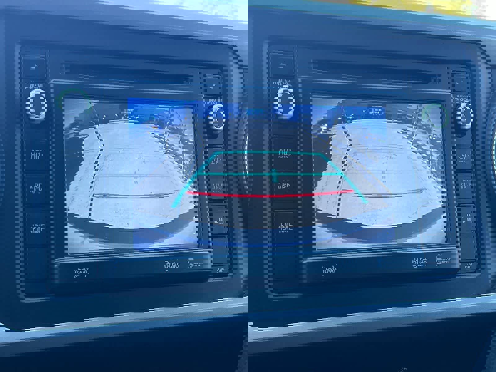 Used 2016 Toyota Tacoma SR5 w/ SR5 Appearance Package (SN) image 19