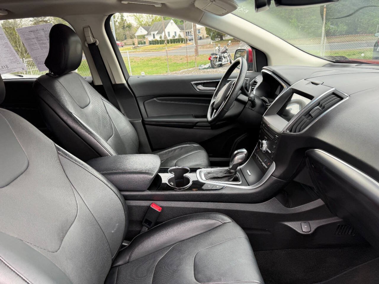 Used 2018 Ford Edge Titanium w/ Equipment Group 302A AWD/4WD image 21