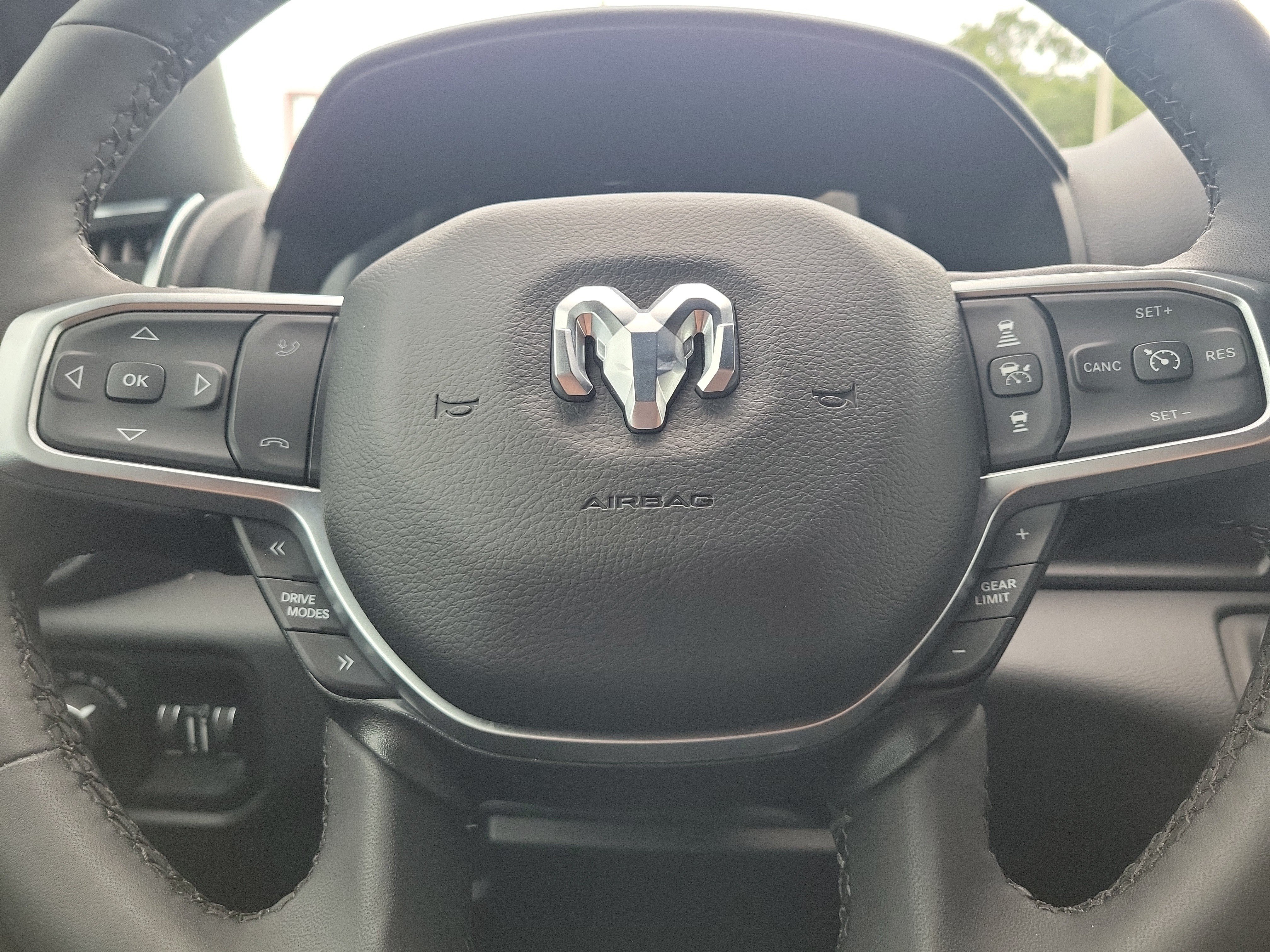 Used 2025 RAM 1500 Big Horn AWD/4WD image 28