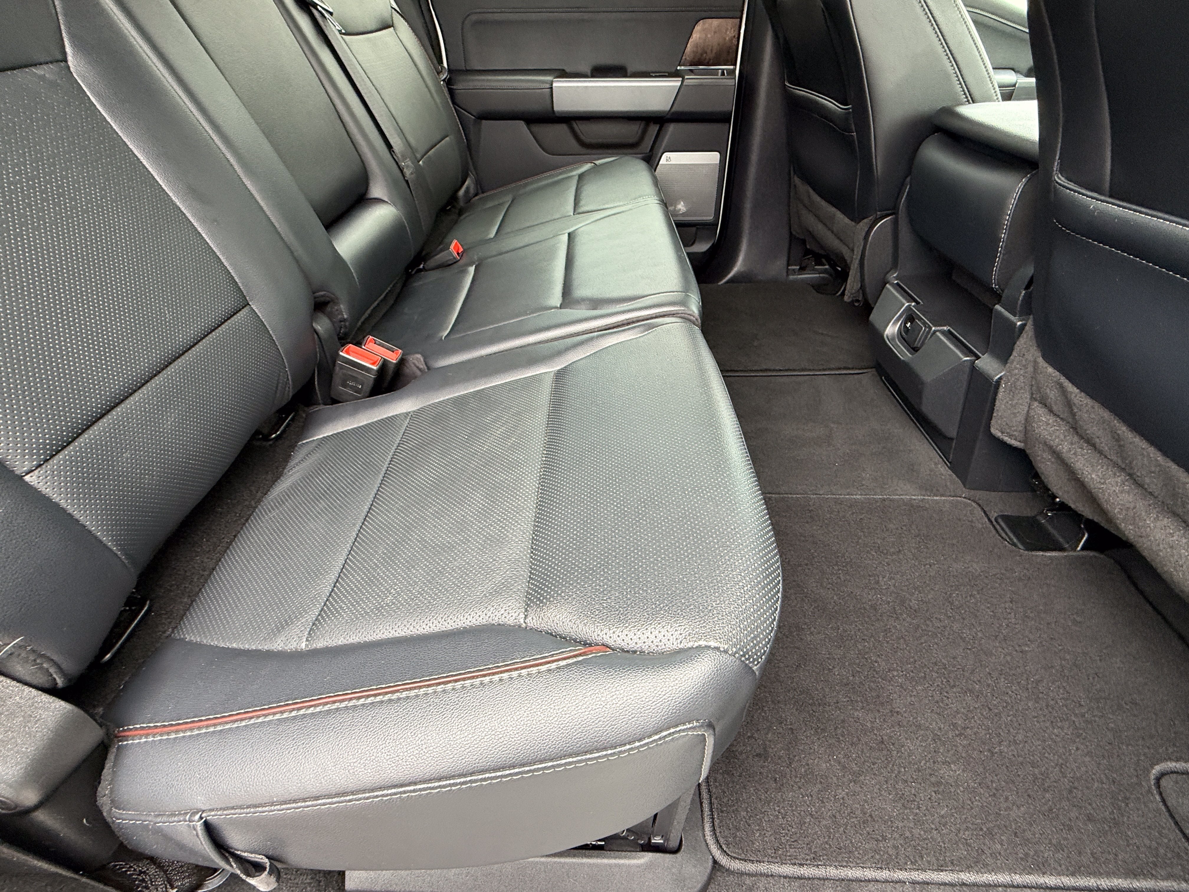 Used 2024 Ford F250 Lariat w/ Sport Appearance Package AWD/4WD image 15