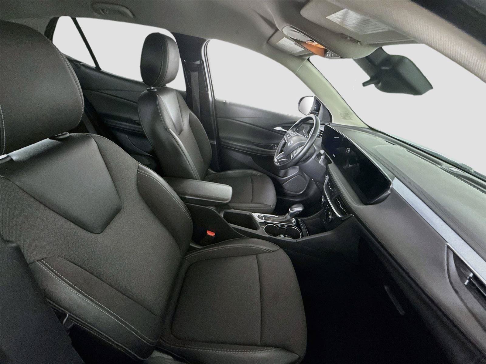 Used 2025 Buick Encore GX Preferred AWD/4WD image 18