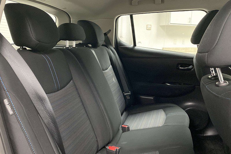 Used 2022 Nissan Leaf S image 29