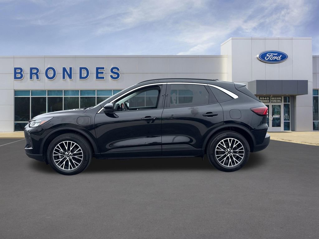 Used 2023 Ford Escape SE image 1