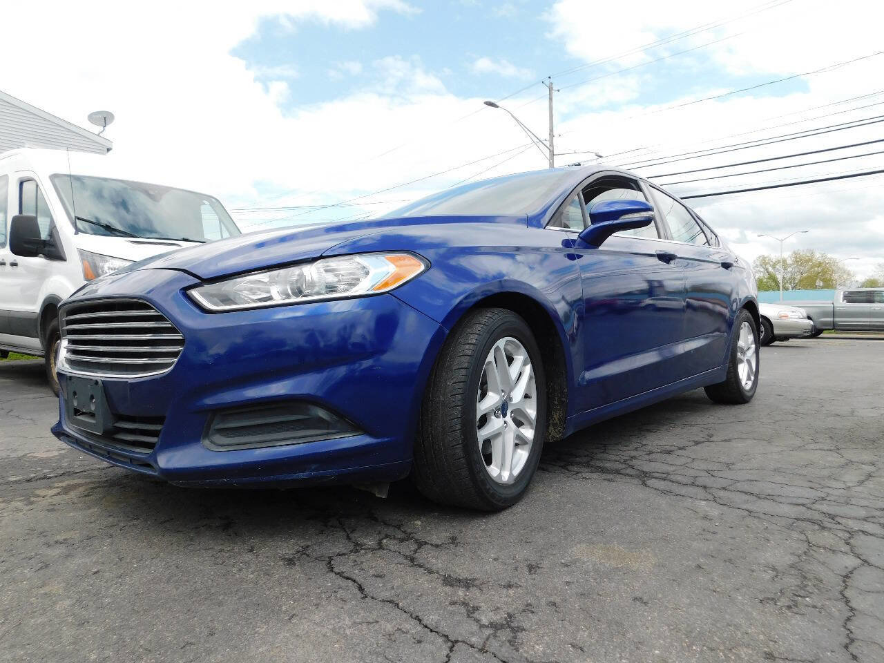 Used 2016 Ford Fusion SE FWD image 3