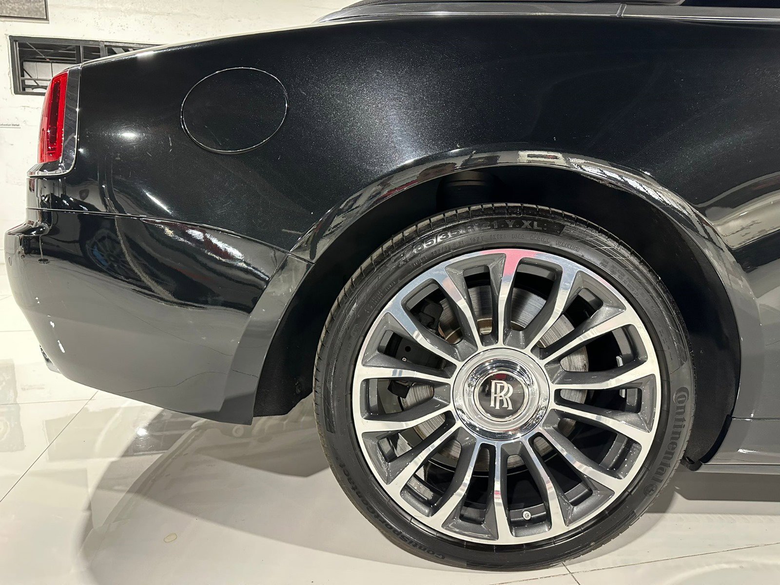 Used 2019 Rolls-Royce Dawn image 52