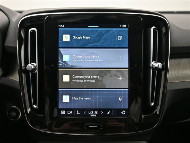 Used 2024 Volvo XC40 B5 Plus w/ Protection Package Premier image 13